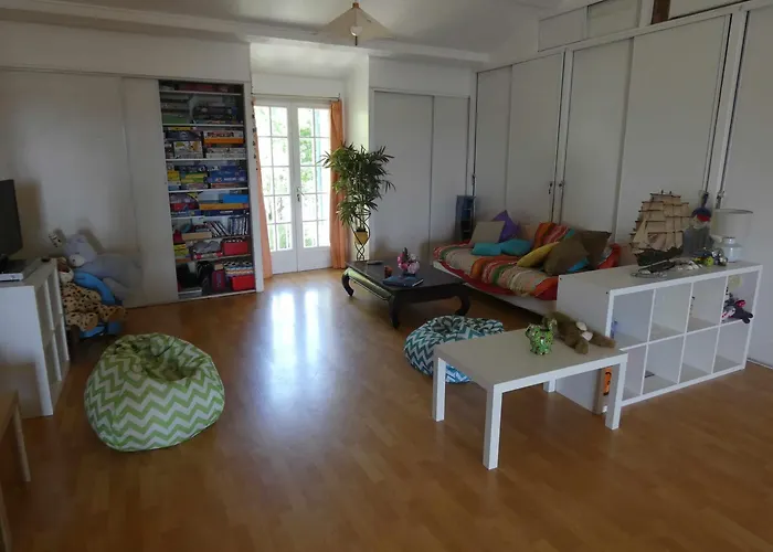 Du Sillot Bed & Breakfast Grillon